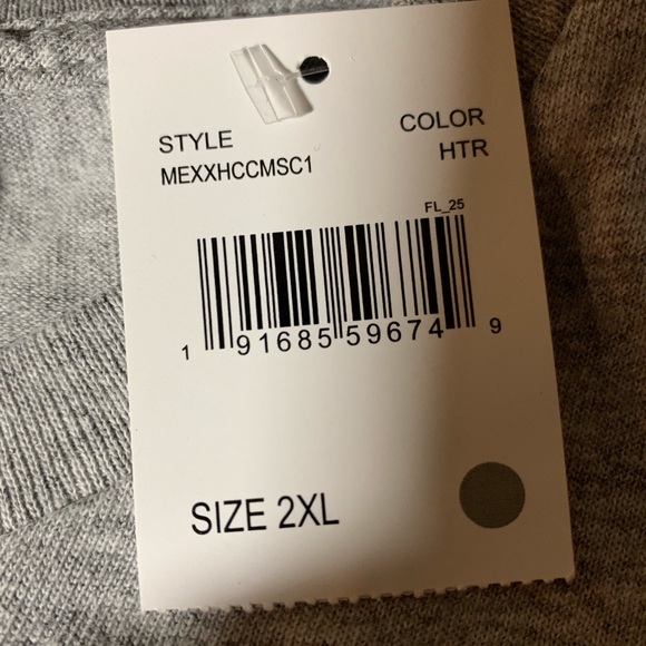 Cat Christmas tree. T-shirt New NWT - Picture 3 of 4